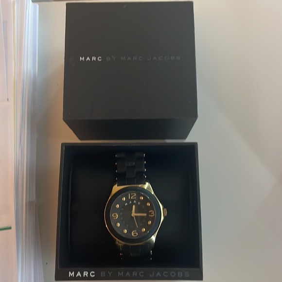 Marc by Marc Jacobs Women’s Watch - Picture 3 of 3